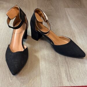 Chic Black Ankle Strap Heels